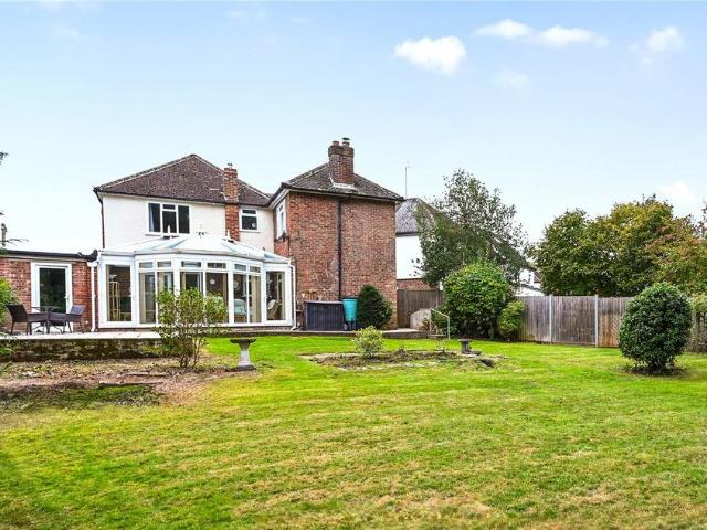 4 bedroom link detached house for sale