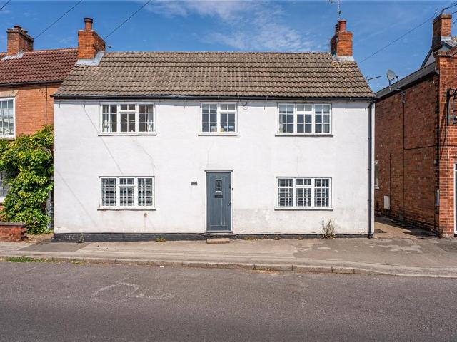 4 bedroom link detached house for sale