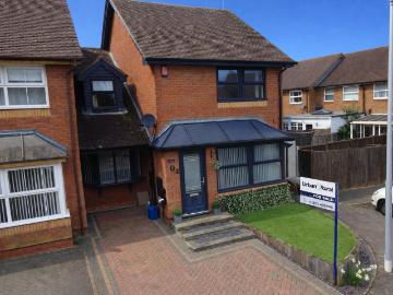 4 bedroom link detached house for sale