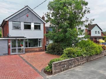4 bedroom link detached house for sale
