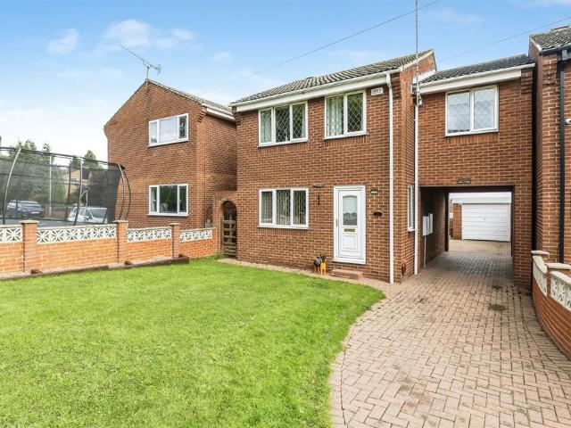 4 bedroom link detached house for sale