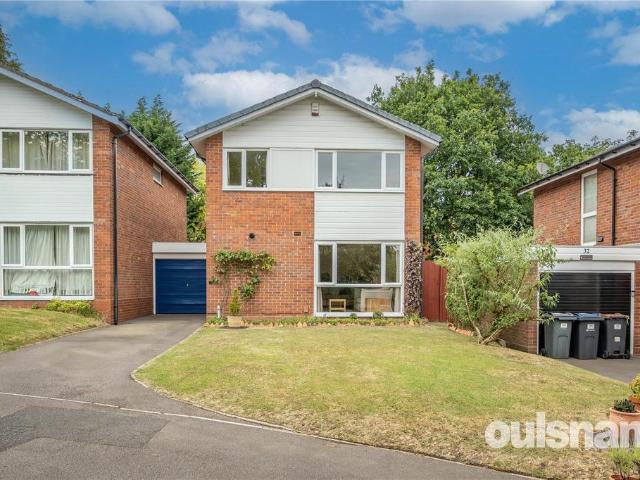4 bedroom link detached house for sale