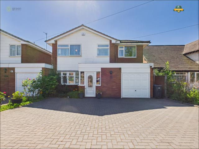 4 bedroom link detached house for sale