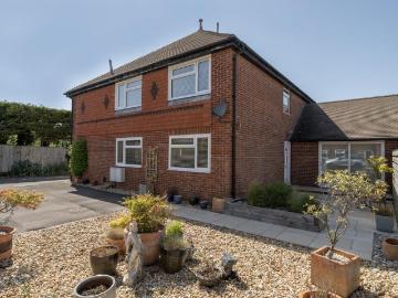 4 bedroom link detached house for sale