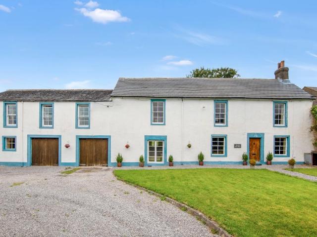 4 bedroom link detached house for sale