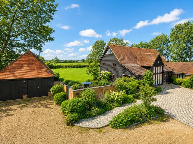 4 bedroom link detached house for sale