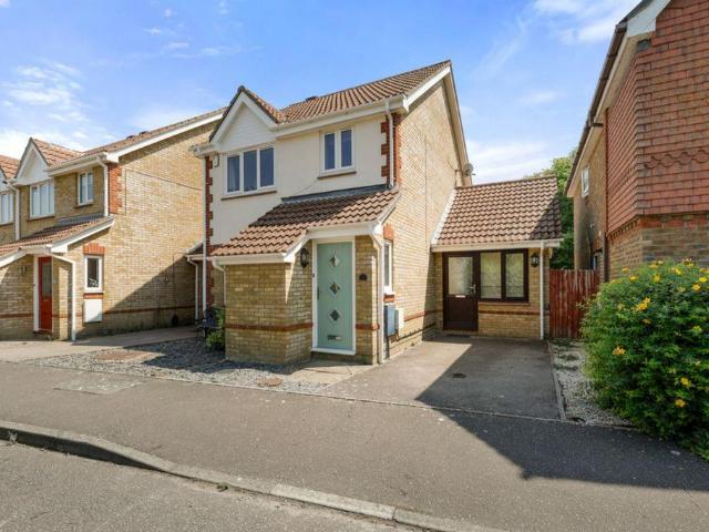 4 bedroom link detached house for sale