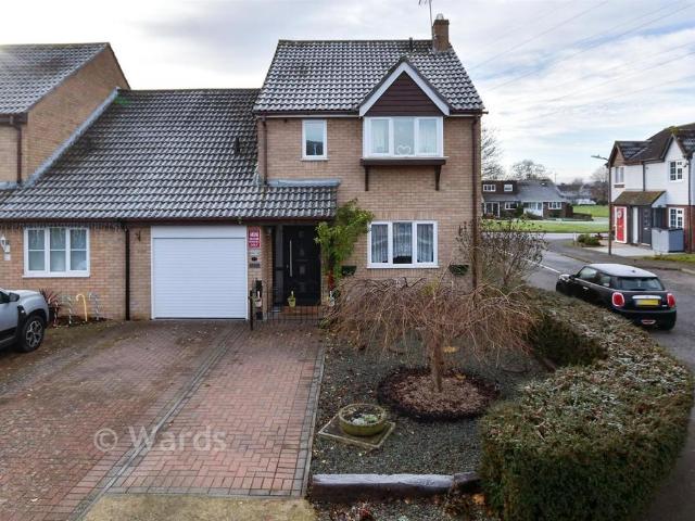4 bedroom link detached house for sale