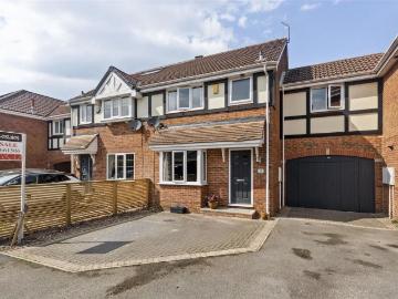 4 bedroom link detached house for sale