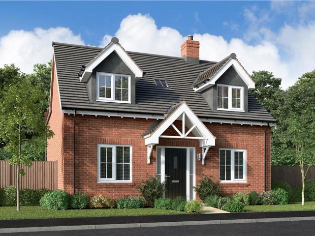 4 bedroom link detached house for sale
