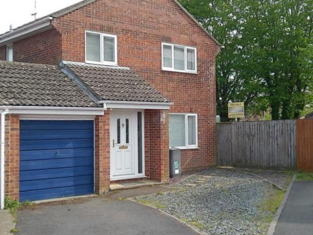 4 bedroom link detached house for sale
