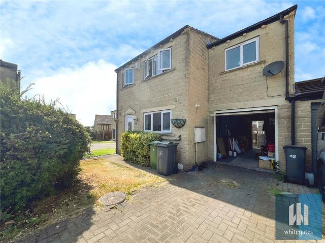 4 bedroom link detached house for sale