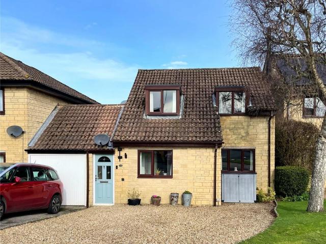 4 bedroom link detached house for sale