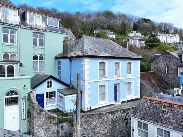 4 bedroom link detached house for sale
