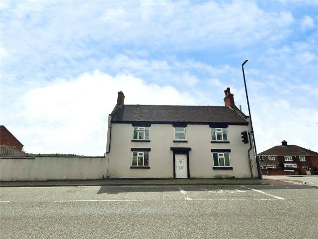 4 bedroom link detached house for sale
