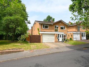 4 bedroom link detached house for sale