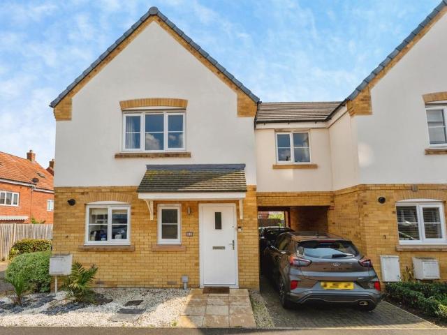 4 bedroom link detached house for sale
