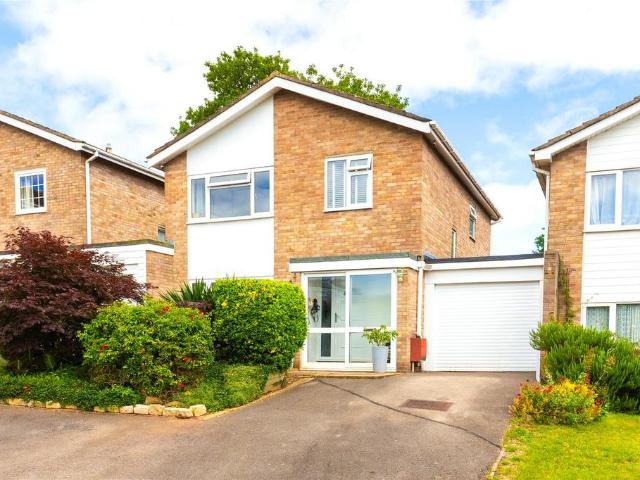 4 bedroom link detached house for sale