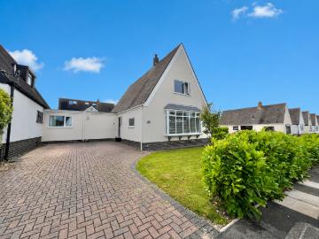 4 bedroom link detached house for sale