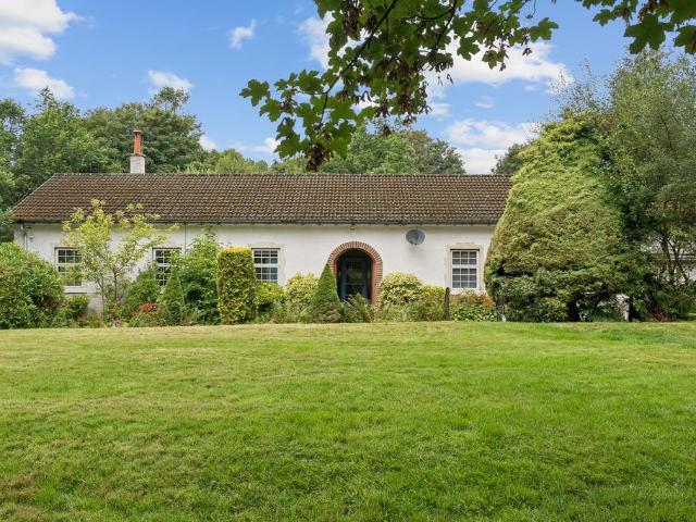 4 bedroom link detached house for sale