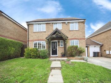 4 bedroom link detached house for sale