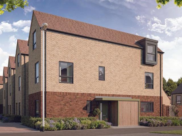 4 bedroom link detached house for sale
