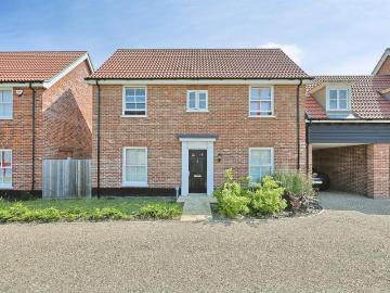 4 bedroom link detached house for sale
