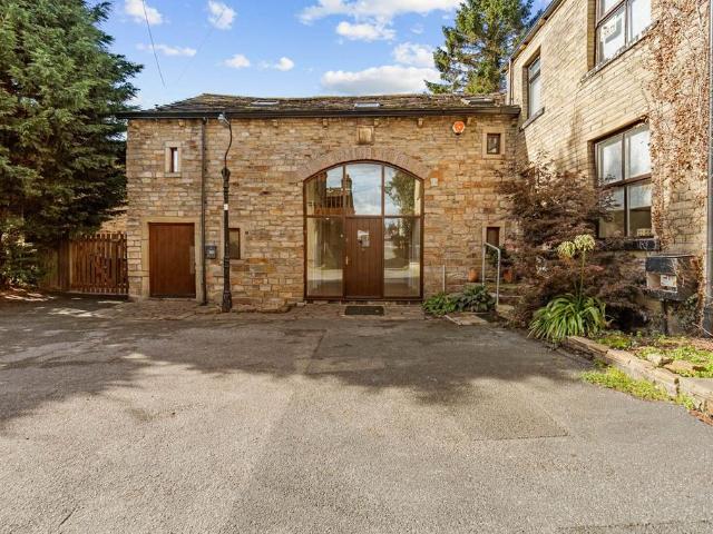 4 bedroom link detached house for sale