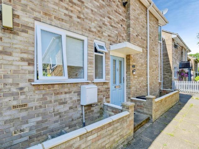 4 bedroom link detached house for sale