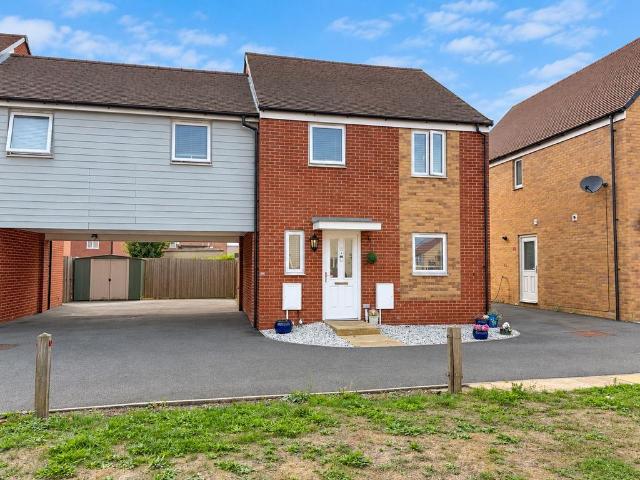 4 bedroom link detached house for sale