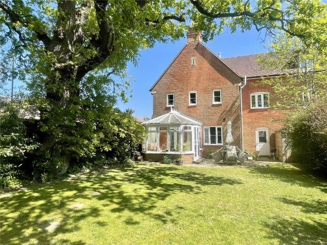 4 bedroom link detached house for sale