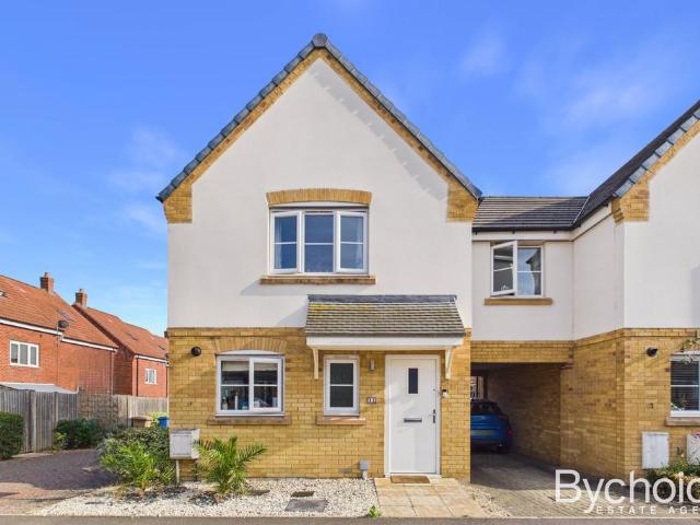 4 bedroom link detached house for sale