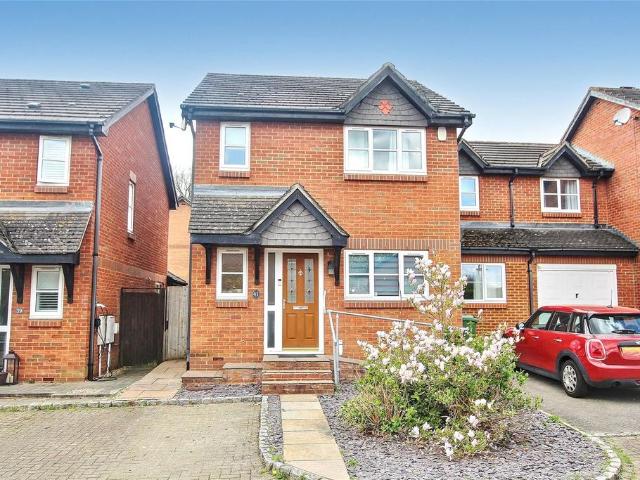 4 bedroom link detached house for sale