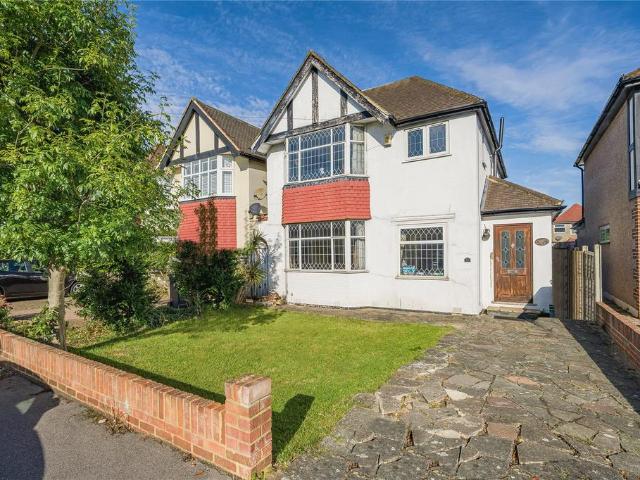 4 bedroom link detached house for sale