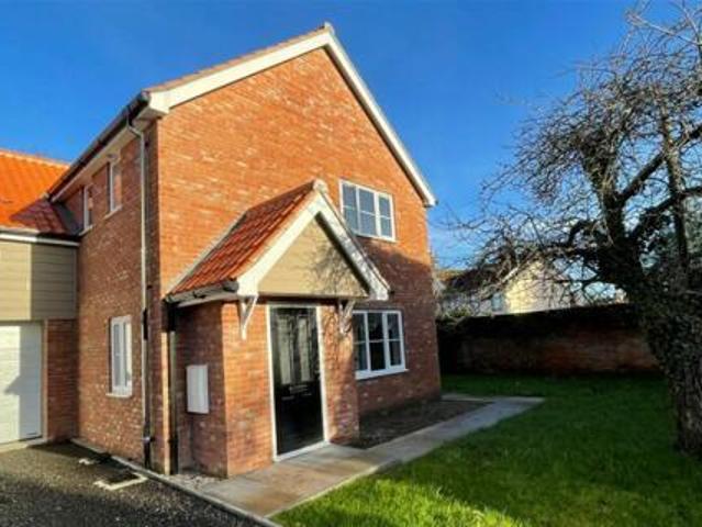 4 Bedroom Link Detached House For Sale In Eye
