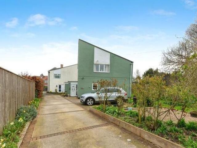 4 Bedroom Link Detached House For Sale In Immingham, Lincolnshire