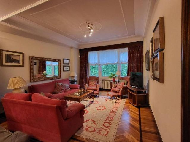 4 bedroom luxury Flat for rent in Bilbao, Spain
