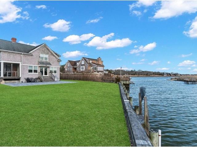 4 bedroom luxury House for rent in Hampton Bays, United States