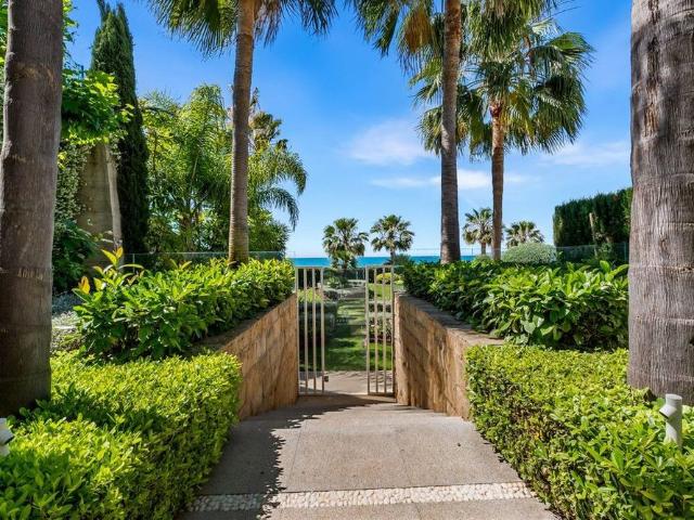 4 bedroom luxury penthouse for rent in Estepona, Spain