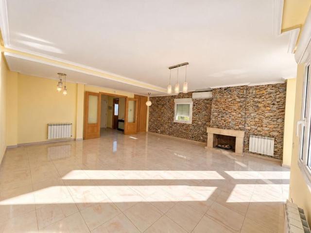 4 bedroom luxury Semidetached House for rent in Rivas Vaciamadrid, Autonomous Region of Madrid