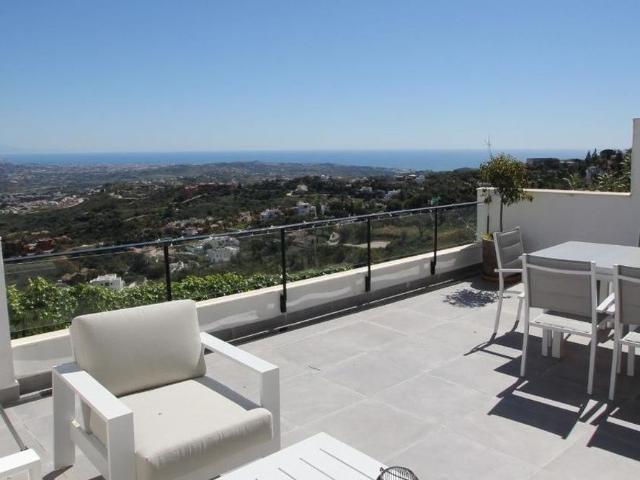 4 bedroom luxury Townhouse for rent in Marbella Del Este, Andalusia