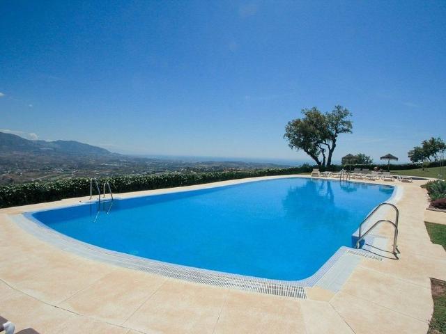 4 bedroom luxury Townhouse for rent in Marbella Del Este, Andalusia