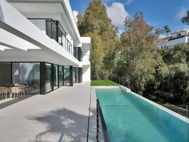4 bedroom luxury Villa for rent in Benahavís, Andalusia
