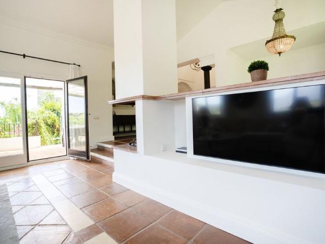 4 bedroom luxury Villa for rent in Benahavís, Andalusia