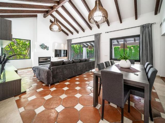 4 bedroom luxury Villa for rent in Estepona, Andalusia