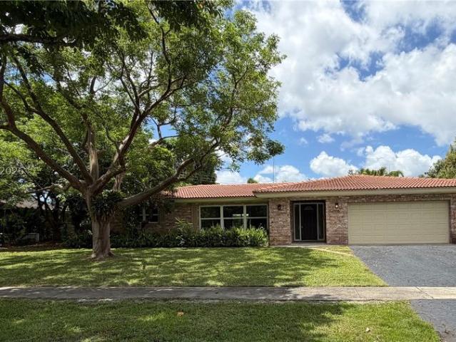 4 bedroom luxury Villa for sale in Plantation, Florida