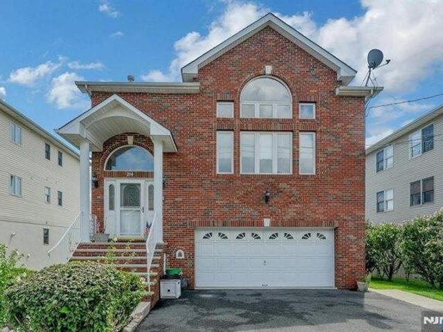 4 bedroom, Lyndhurst NJ 07071 105534951