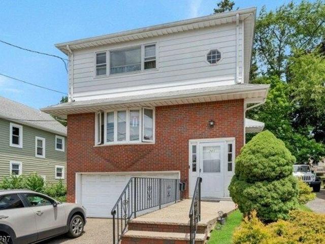 4 bedroom, Lyndhurst NJ 07071 105768807