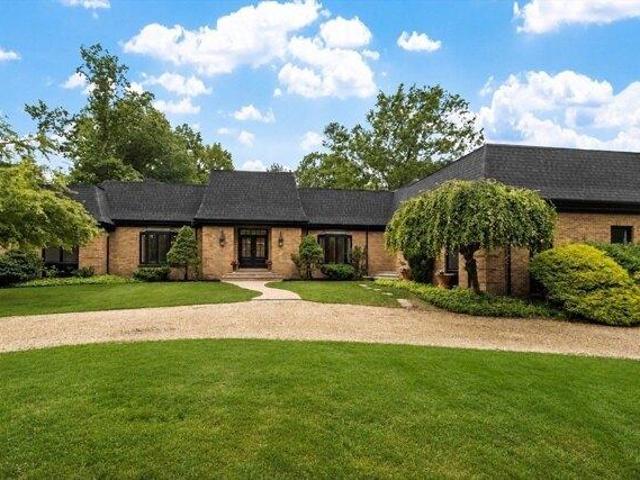 4 bedroom, Lynnfield MA 01940 105317642