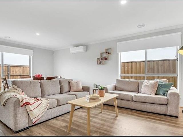 4 BEDROOM Modern Family Home!